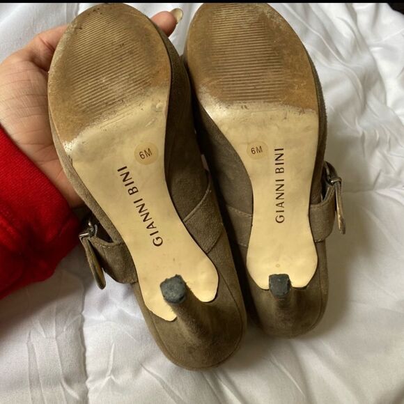 Gianni Bini Green Suede Mary Jane Heels - Picture 14 of 14